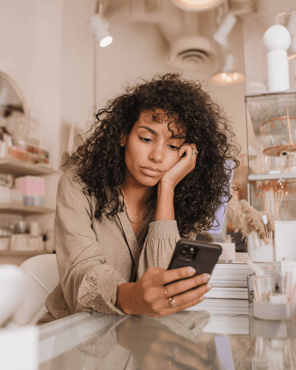 Esthéticienne face au problème de contenu Instagram